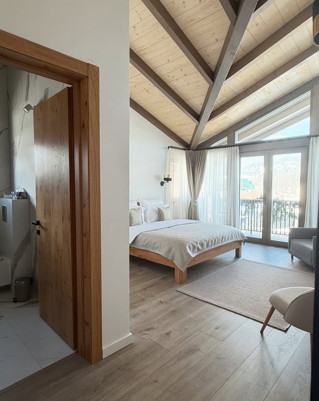 Room image 6