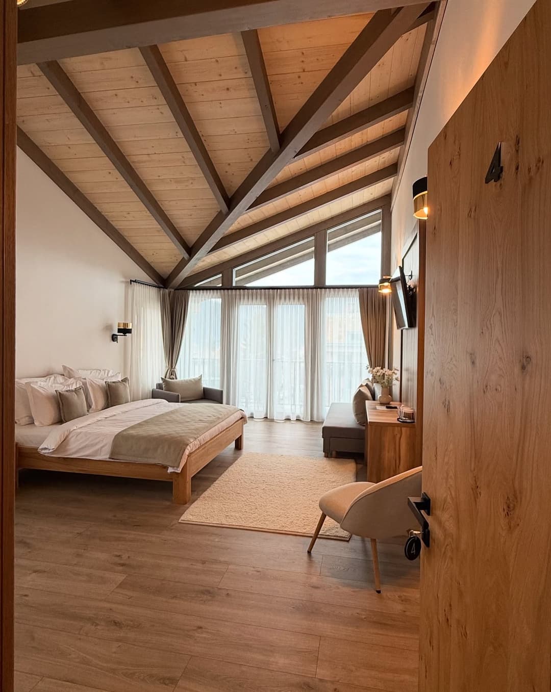 Room image 1