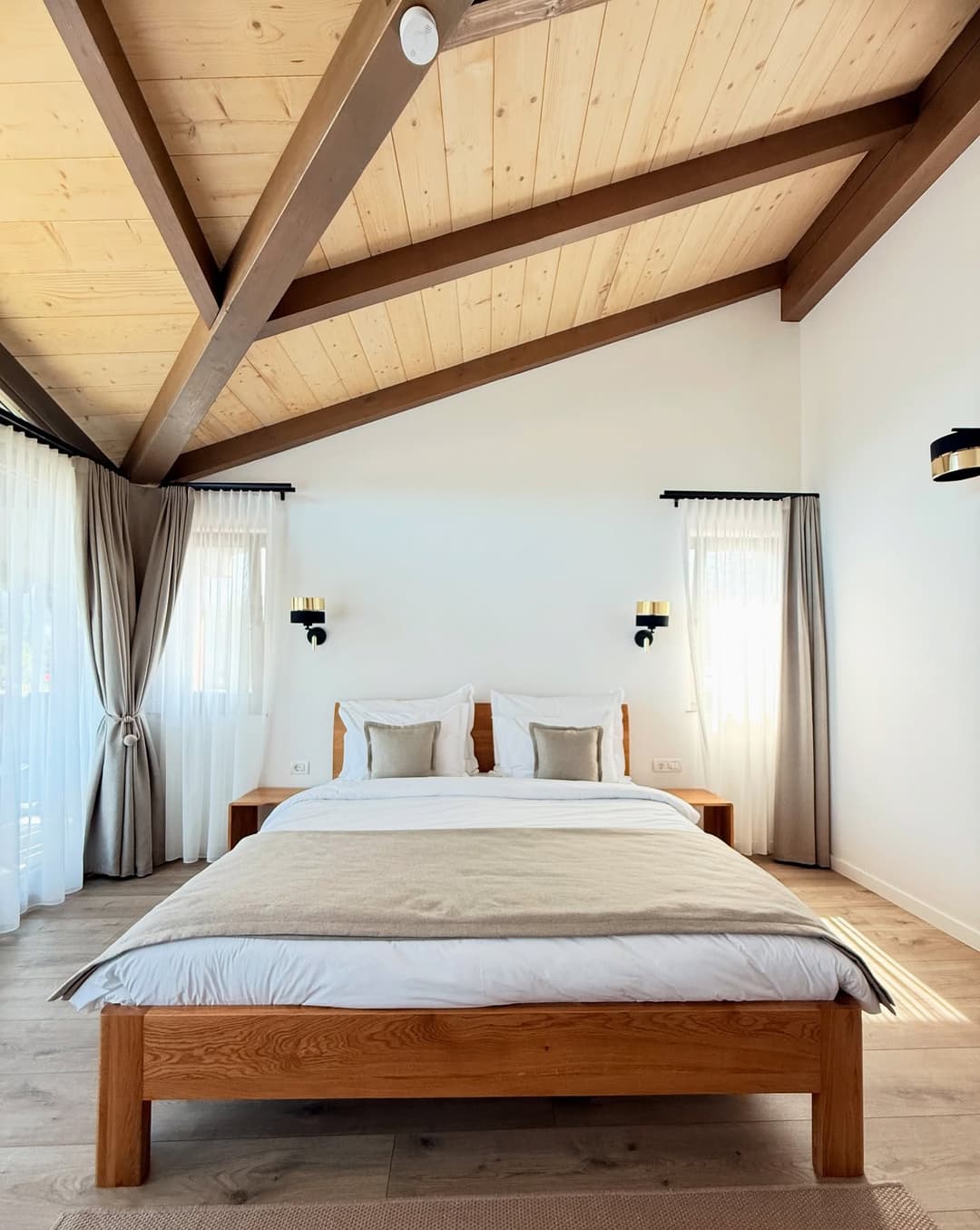 Room image 4