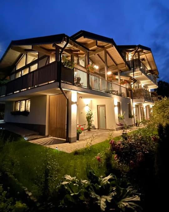 Rey Chalet – Refugiul Eleganței în Inima Stațiunii Vatra Dornei